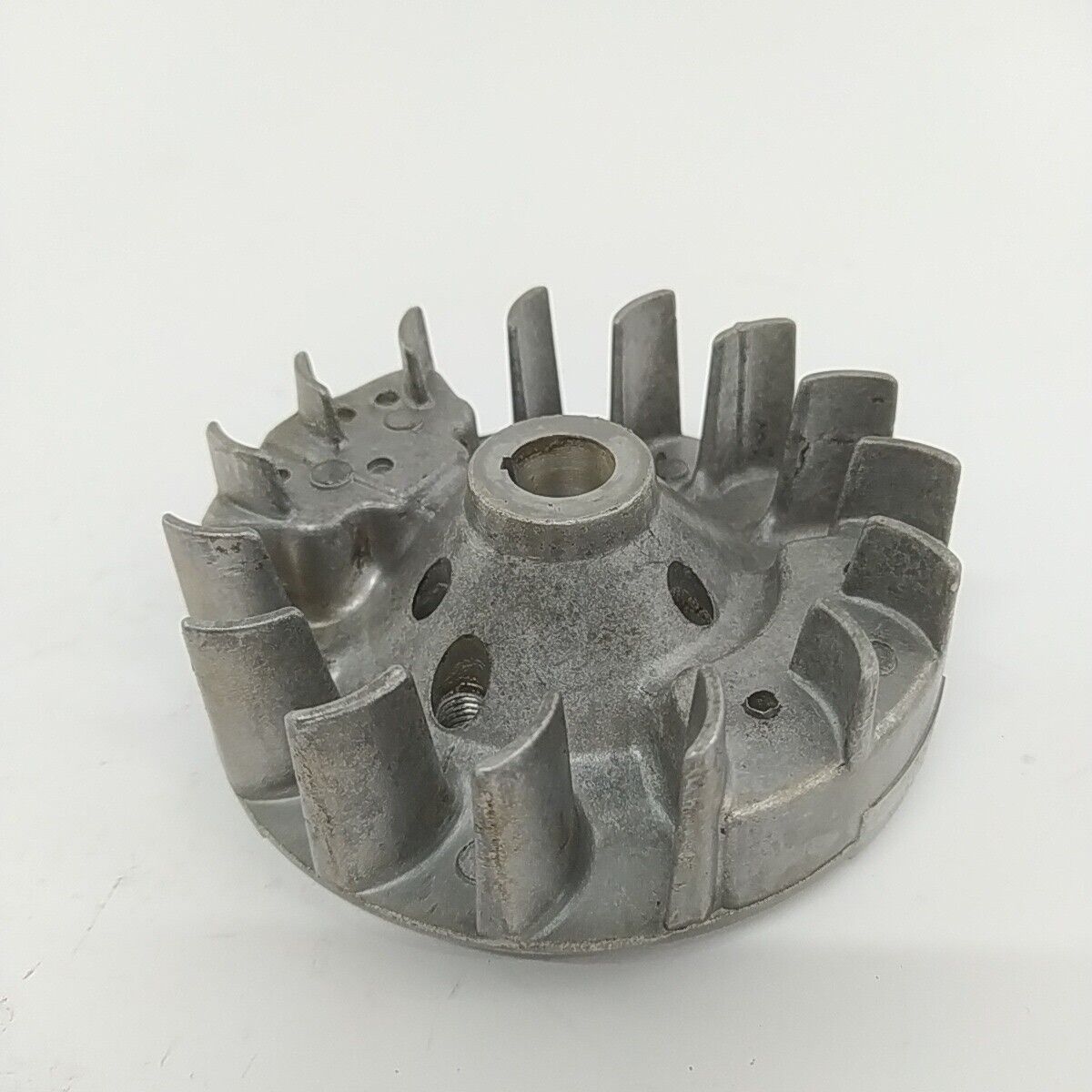 Ricambio usato VOLANO MAGNETICO DI AVVIAMENTO decespugliatore MITSUBISHI T200