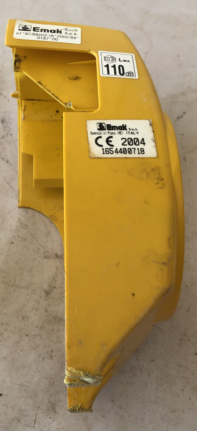 COPERCHIO CONVOGLIATORE MOTORE PER DECESPUGLIATORE DYNAMAC EMAK EFCO 220 260