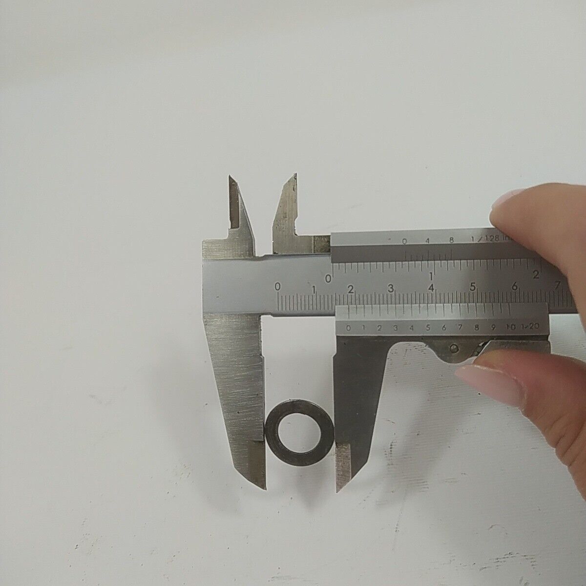 Ricambio DADO BULLONE ALBERO MOTORE per motosega alpina CASTOR CP 700 usato