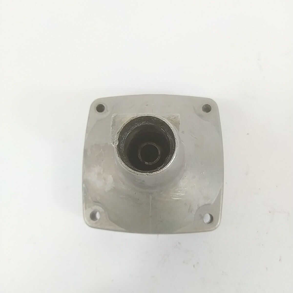 SUPPORTO CAMPANA FRIZIONE usato per decespugliatore MITSUBISHI T170 T200 serie T