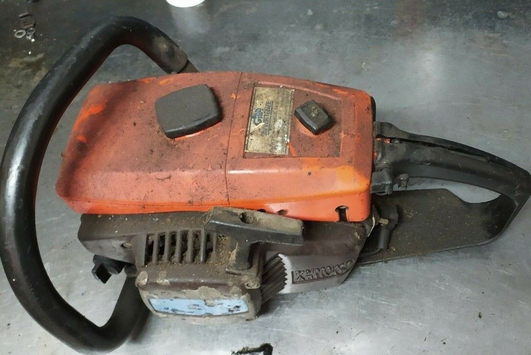 IMPUGNATURA MANICO COMANDO INFERIORE PER MOTOSEGA CASTOR ALPINA 55