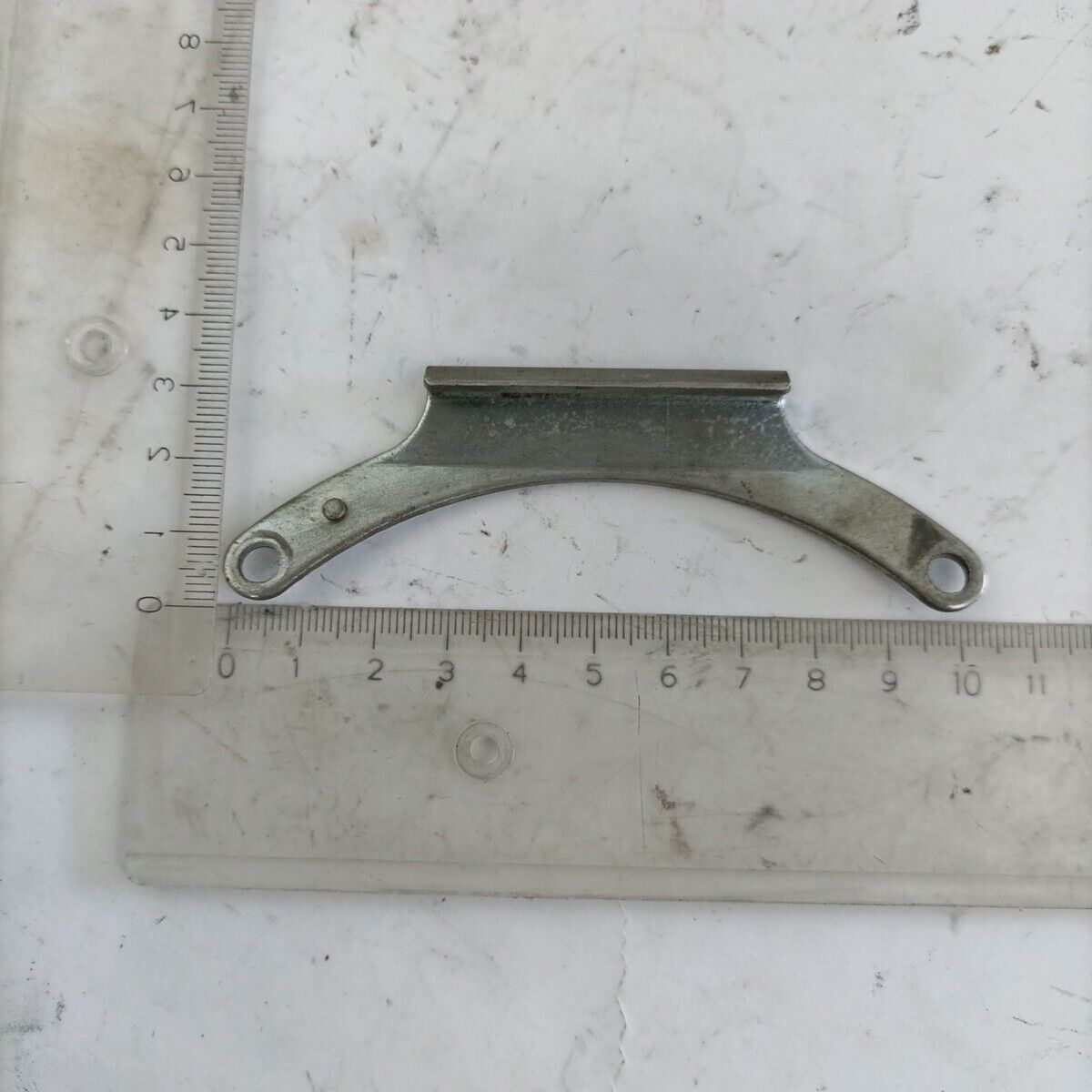 ricambio STAFFA SERBATOIO BENZINA usato per decespugliatore KAWASAKI TD 33