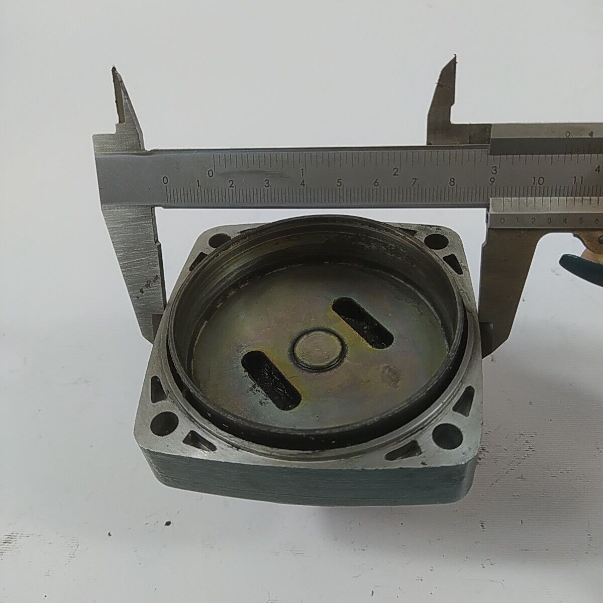SUPPORTO CAMPANA FRIZIONE usato per decespugliatore MITSUBISHI T170 T200 serie T