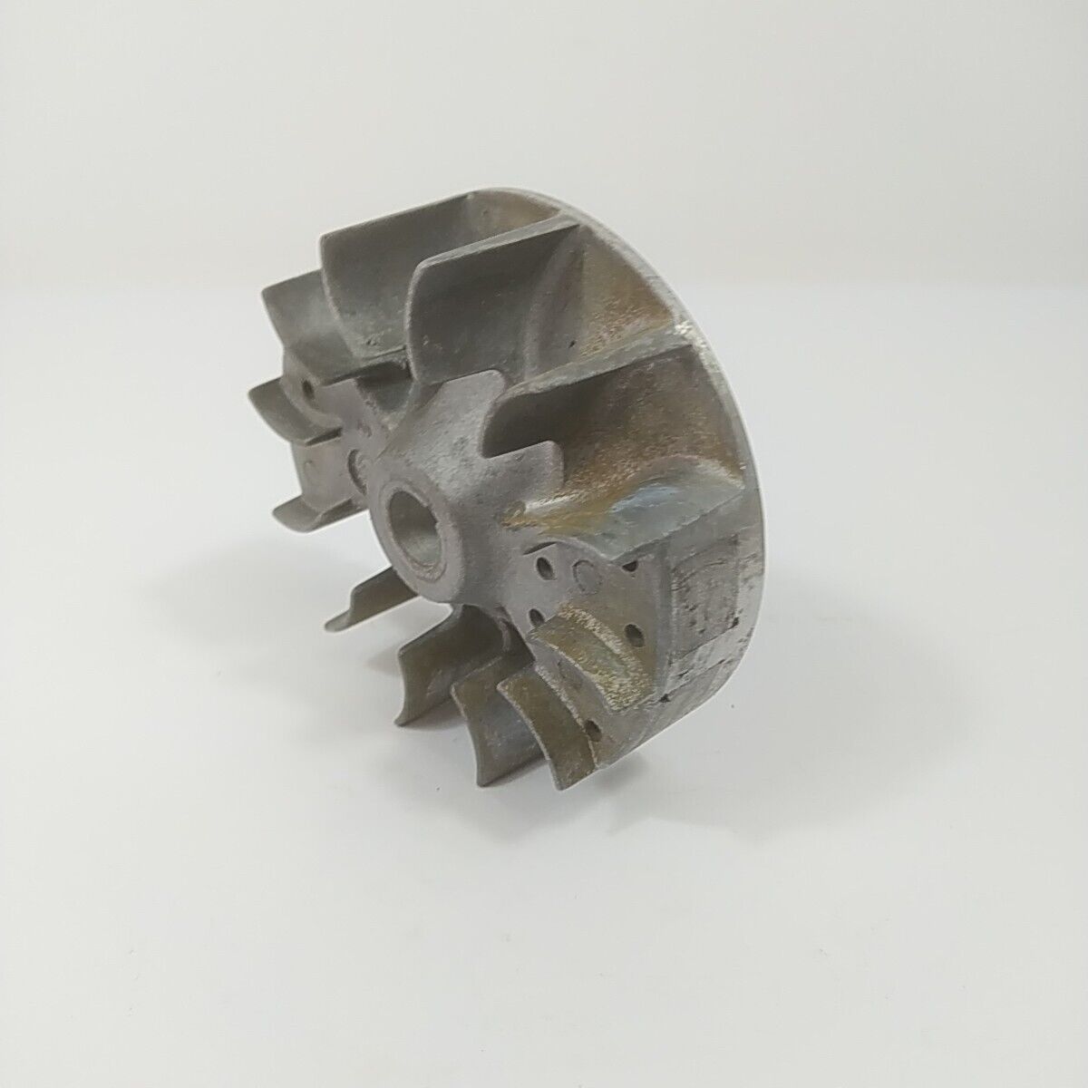Ricambio VOLANO MAGNETICO DI AVVIAMENTO usato per decespugliatore Emak Efco 8425