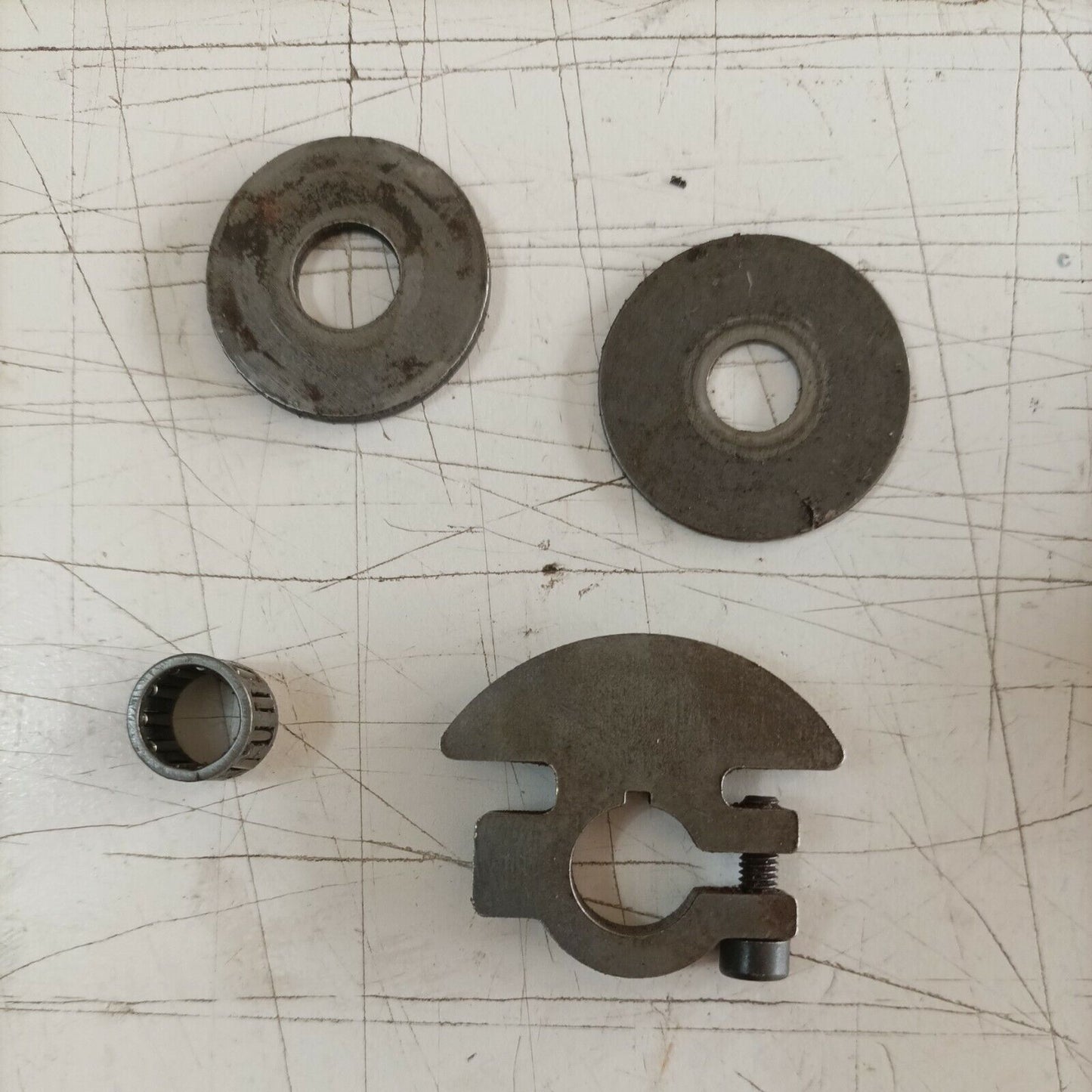 FRIZIONE E CAMPANA 93025 ORIGINALE PER MOTOSEGA CASTOR 330 ANTIVIB