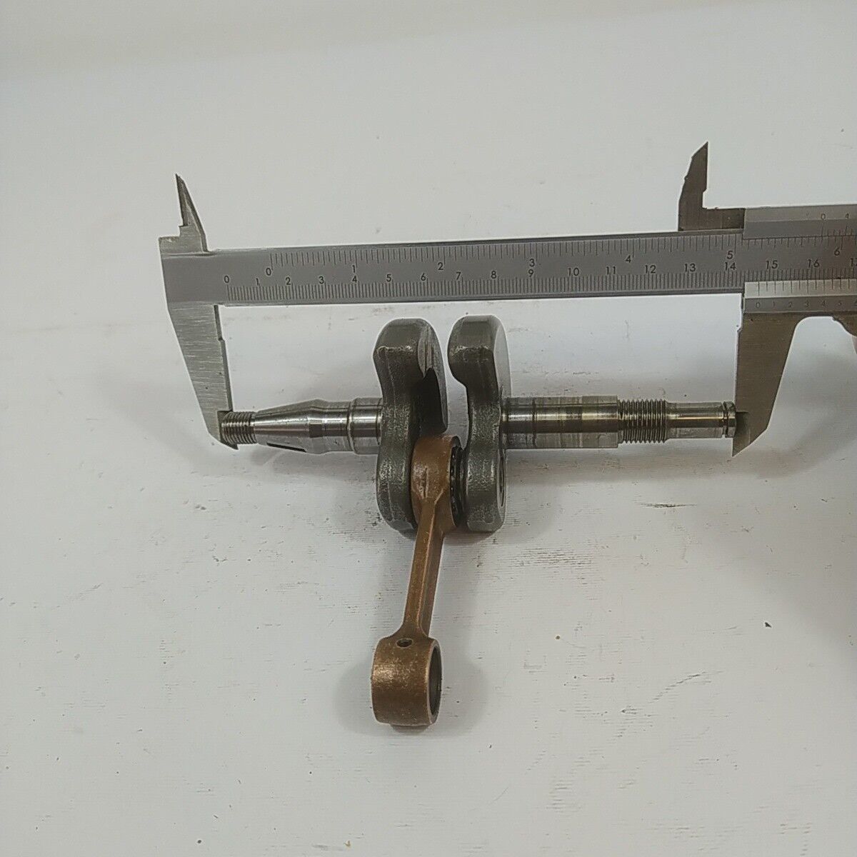 Ricambio ALBERO MOTORE ORIGINALE per motosega CASTOR CP 700 usato