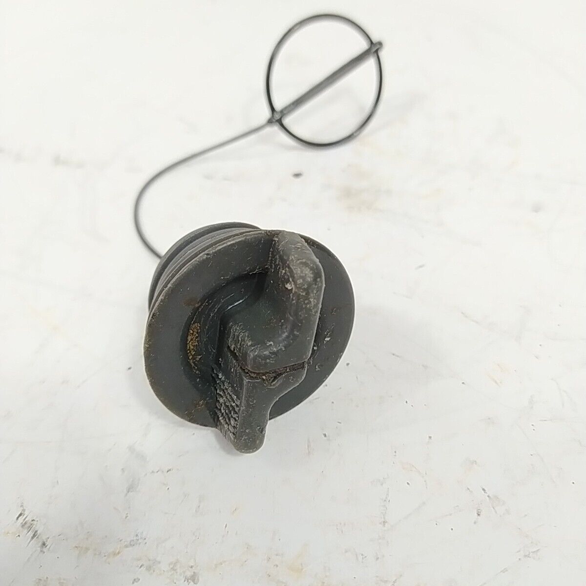 TAPPO SERBATOIO CARBURANTE per motosega ALPINA CASTOR CP 510 ricambio usato