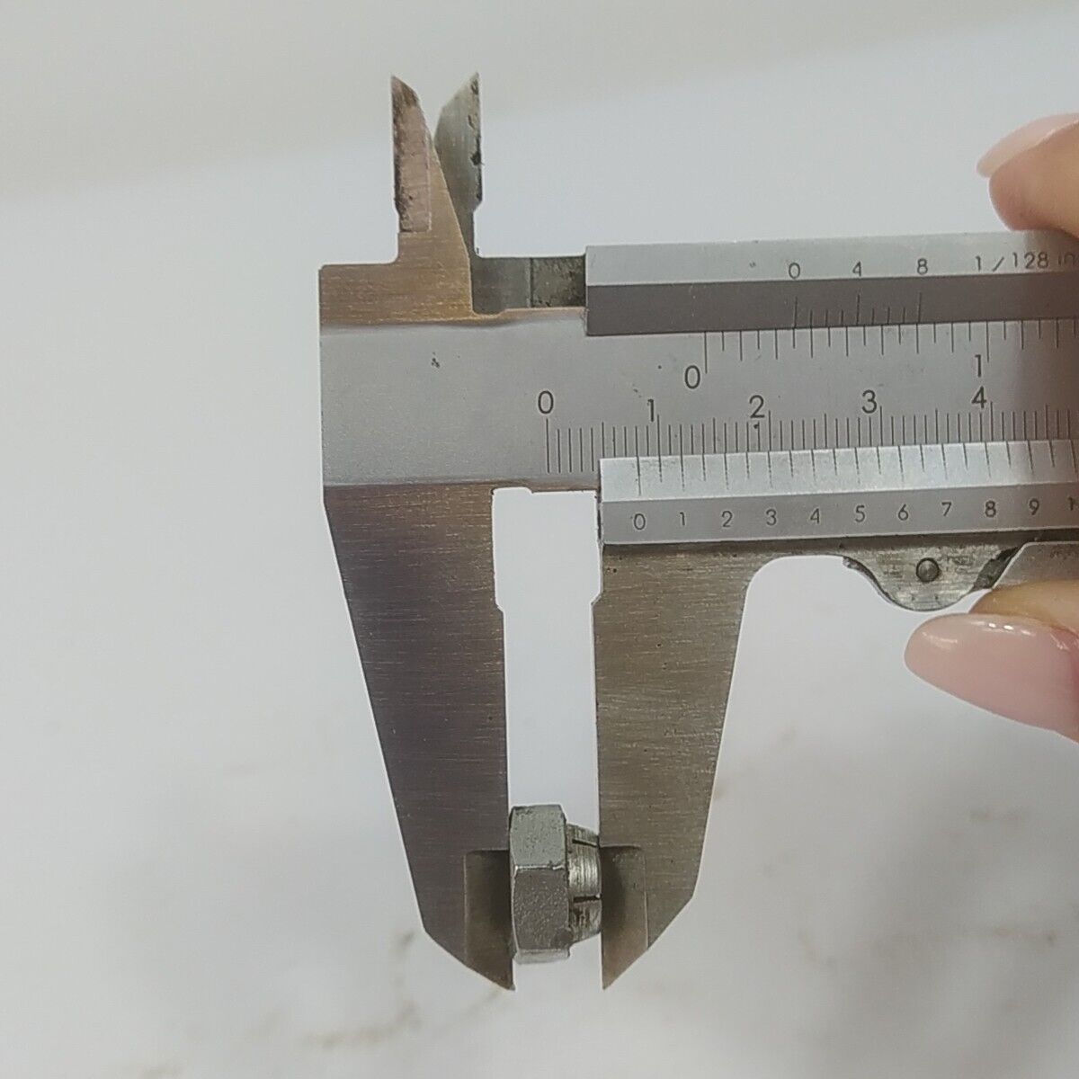 ricambi DADO VOLANO MAGNETICO per motosega ALPINA SILVER 40 castor 330 338 usati