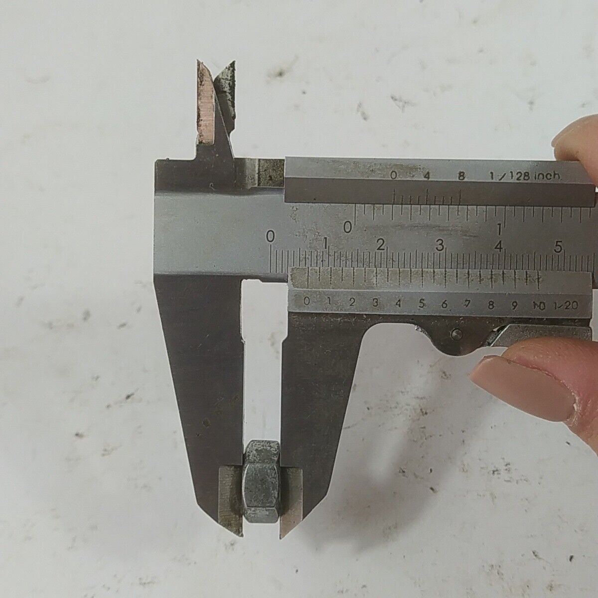 DADO VOLANO DI AVVIAMENTO MOTORE per motosega OLEO MAC GS 440 ricambi usati