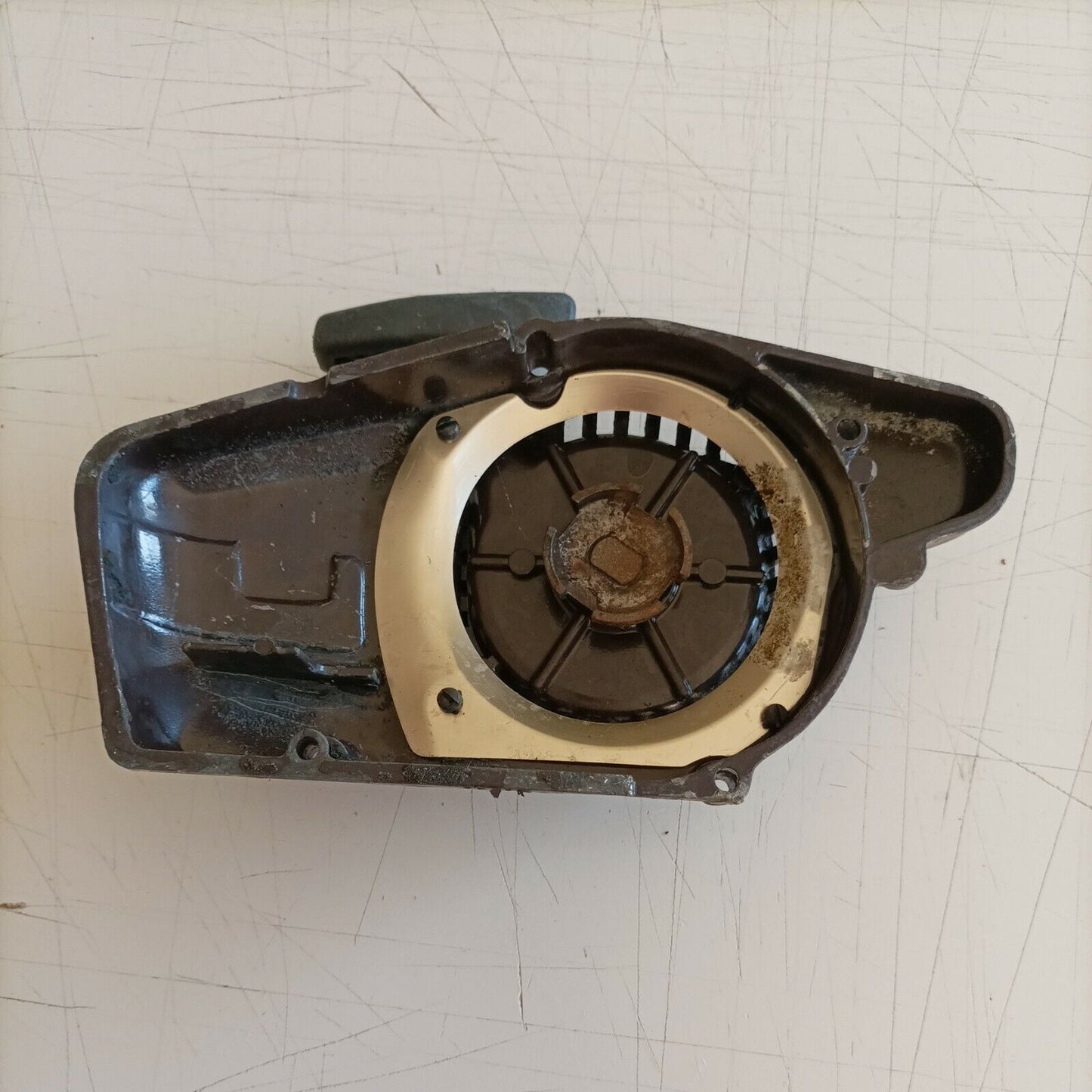 COPERCHIO AVVIAMENTO TRASCINATORE COMPLETO PER MOTOSEGA CASTOR ALPINA 55  65