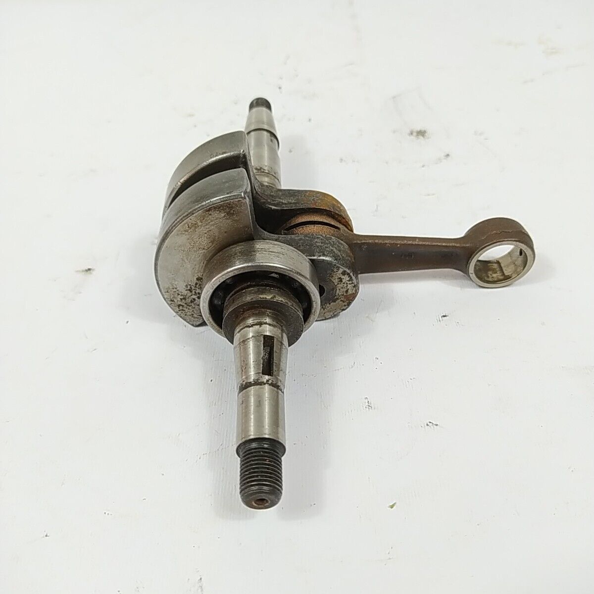 ALBERO MOTORE PER MOTOSEGA OLEO MAC 261 OLEOMAC AUTOMATIC ricambi usati