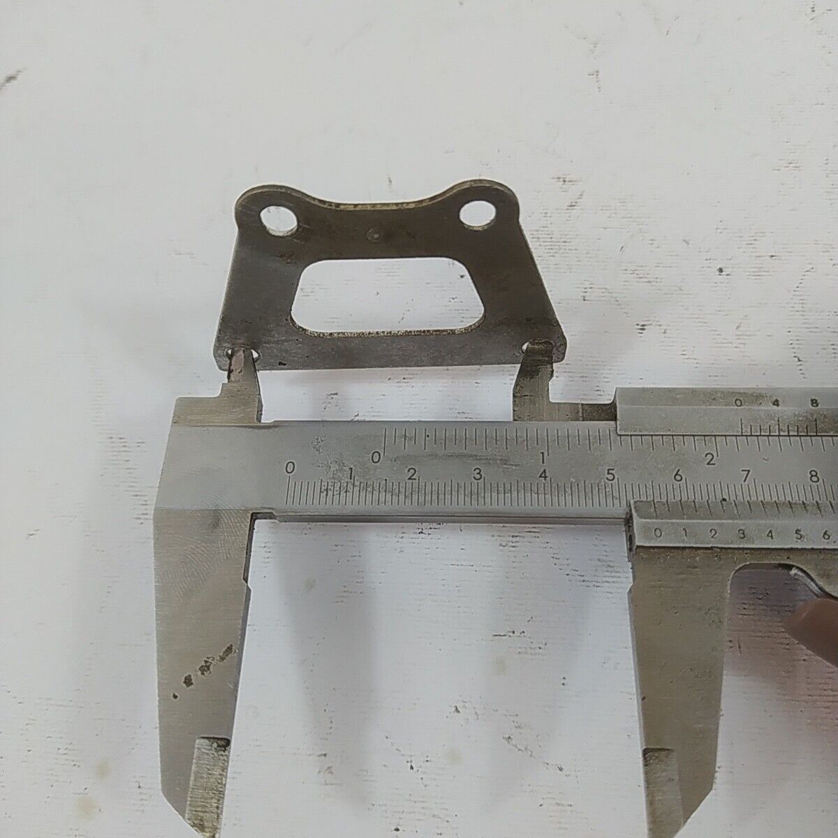 ricambio STAFFA MOTORE SERBATOIO usato per decespugliatore KAWASAKI TD 33