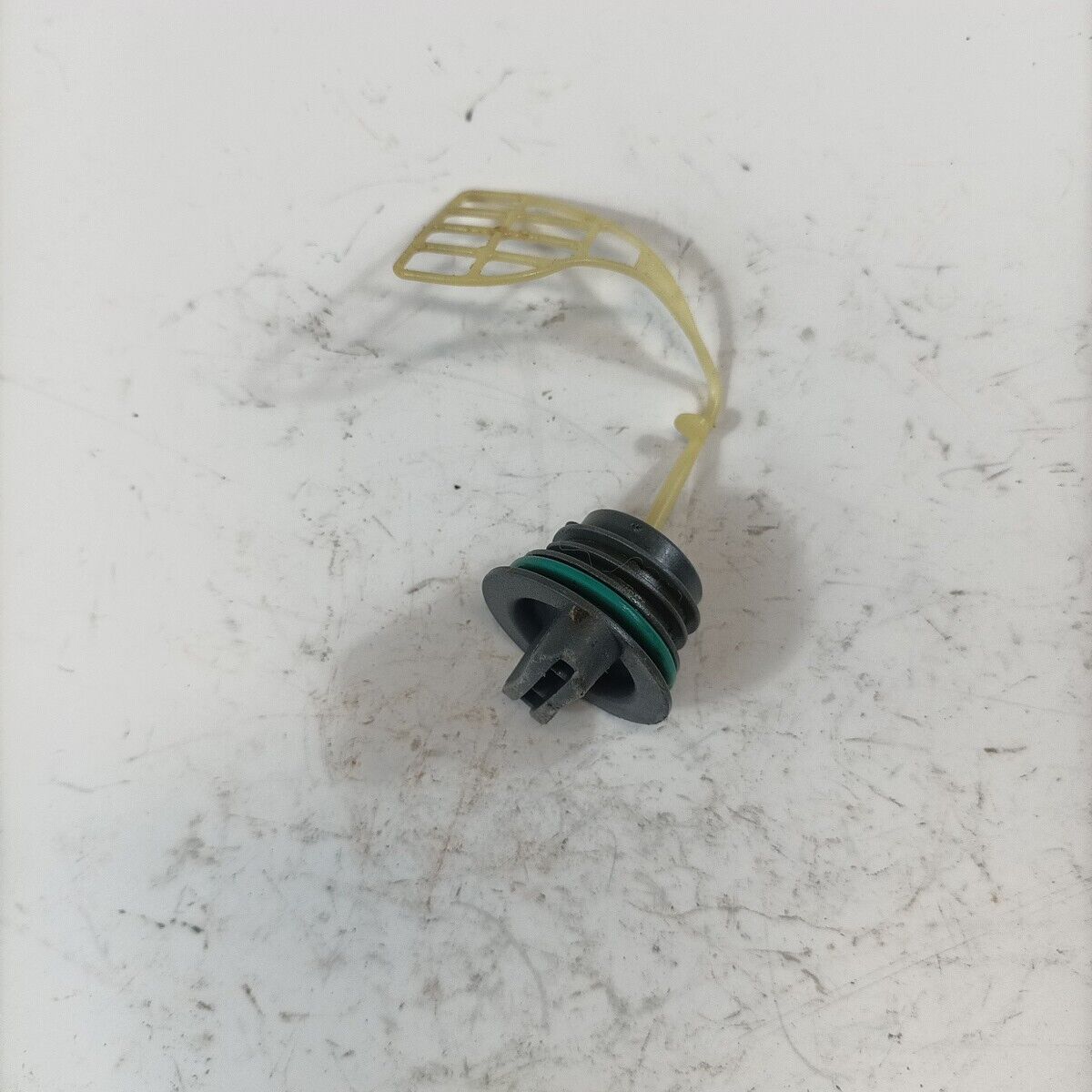 TAPPO SERBATOIO OLIO per motosega EMAK OLEOMAC 940 940C EFCO ricambi usati