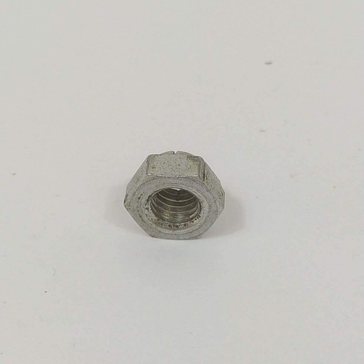 ricambi DADO VOLANO MAGNETICO per motosega ALPINA SILVER 40 castor 330 338 usati