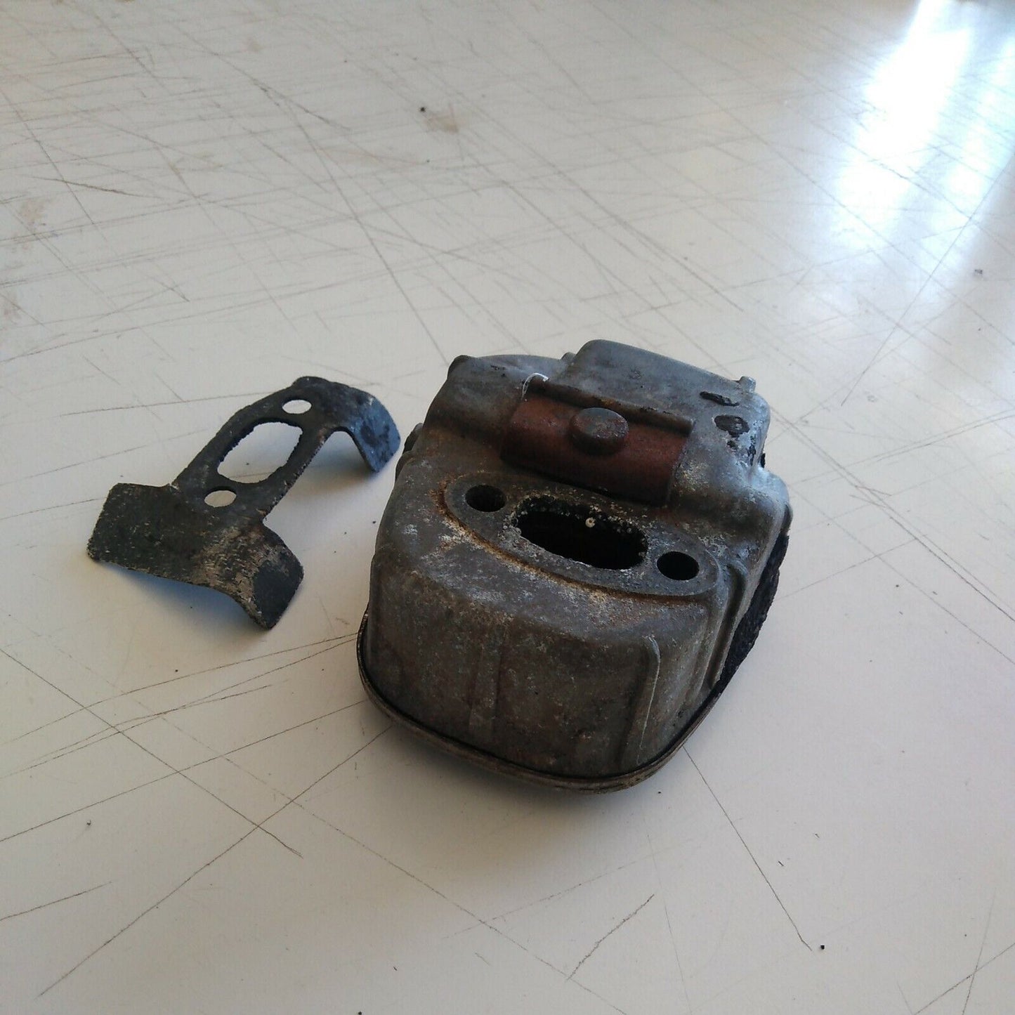 CASTOR TURBO 20 DECESPUGLIATORE MARMITTA TERMINALE SCARICO Ricambio usato