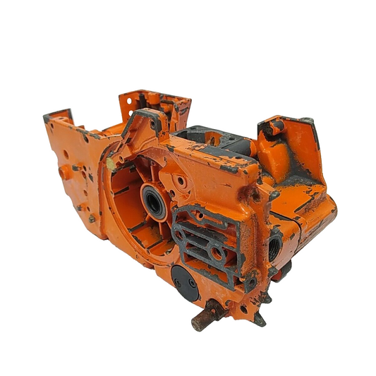 carter motore BASAMENTO CILINDRO PER MOTOSEGA OLEOMAC 254 ANTIBIBRANTE usato