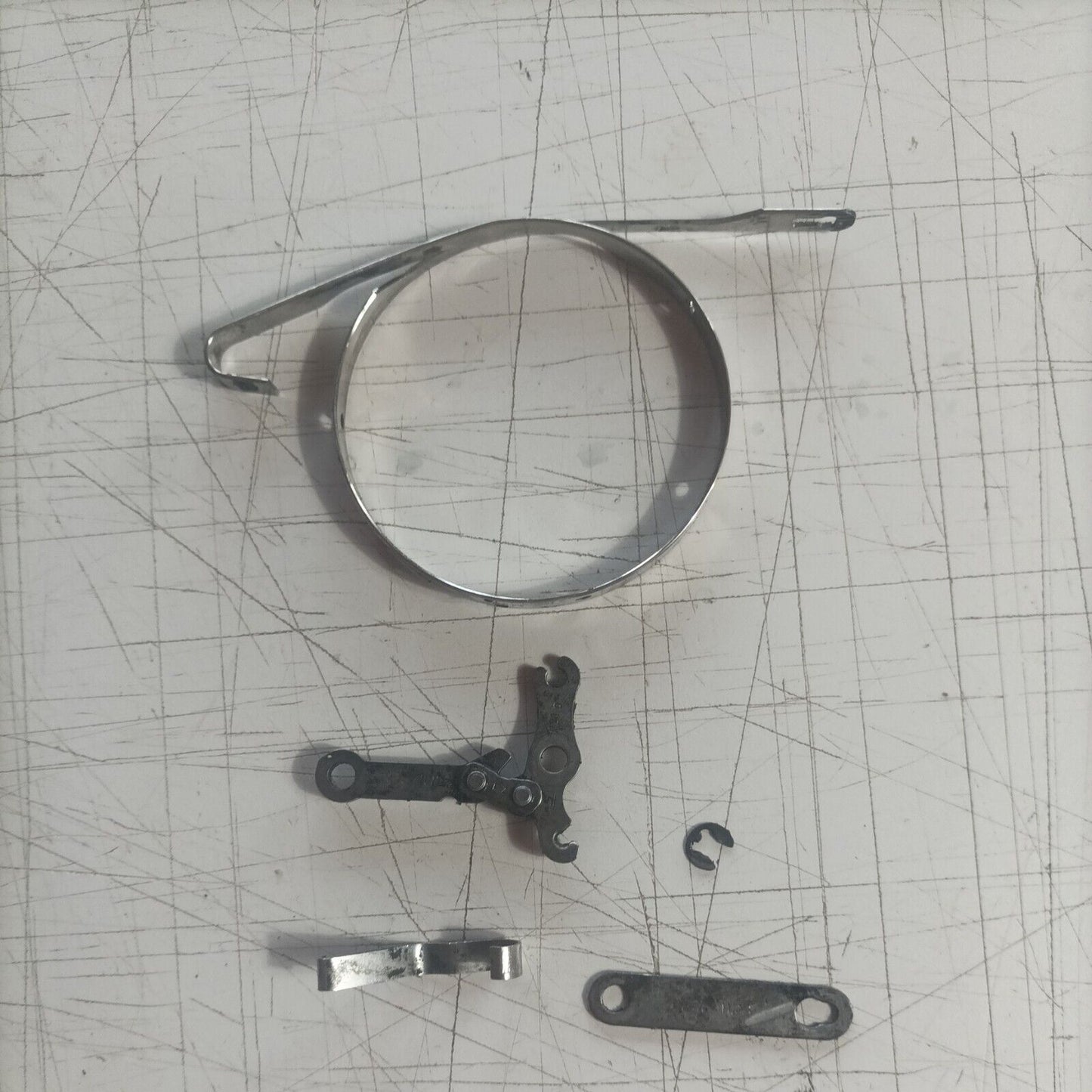 BLOCCO CATENA PROTEZIONE FRIZIONE PER MOTOSEGA STIHL 018 / MS 170 180 017 usato