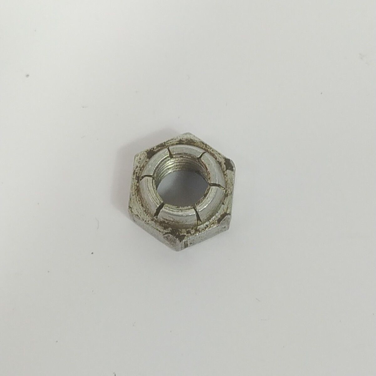 ricambi DADO VOLANO MAGNETICO per motosega ALPINA SILVER 40 castor 330 338 usati