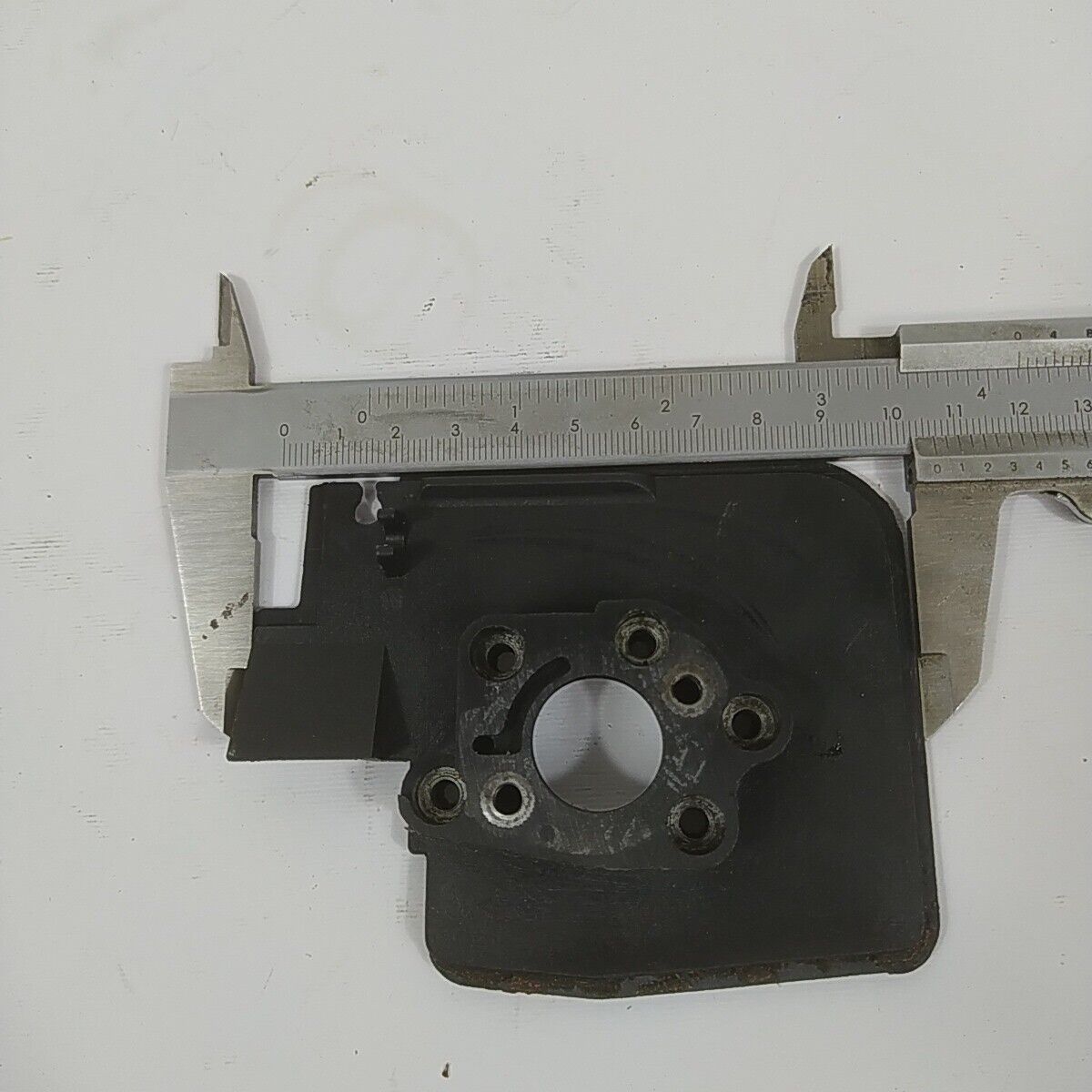 MOTOSEGA OLEO-MAC 350 FLANGIA termica CARBURATORE COLLETTORE ASPIRAZIONE usato