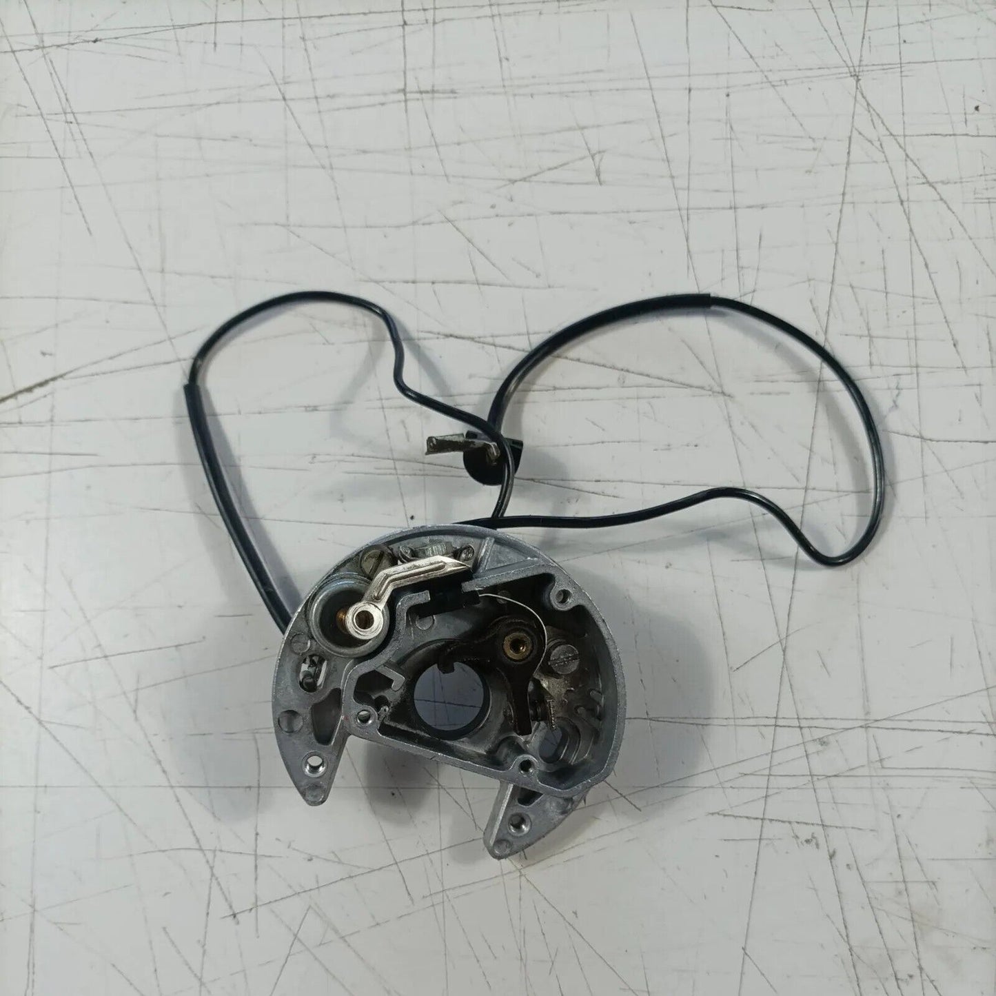 MOTOSEGA OLEOMAC OM 251 PIASTRA ATTACCO PUNTE BOBINA E CONDENSATORE usato