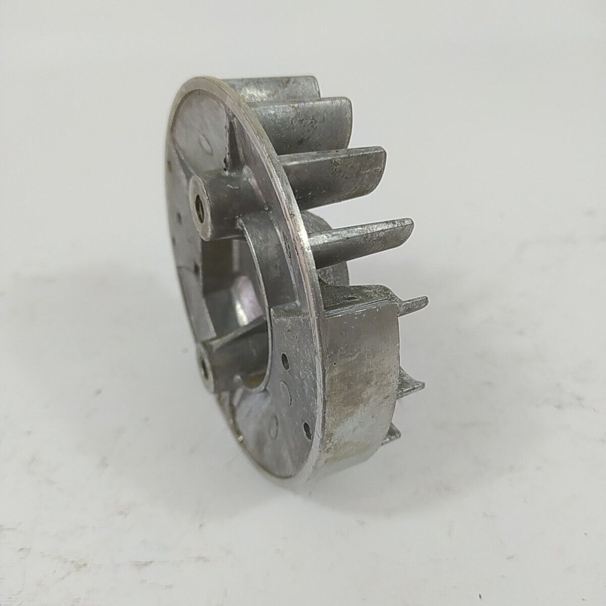 Ricambi VOLANO MAGNETICO DI AVVIAMENTO per decespugliatore TANAKA 501 ik usati
