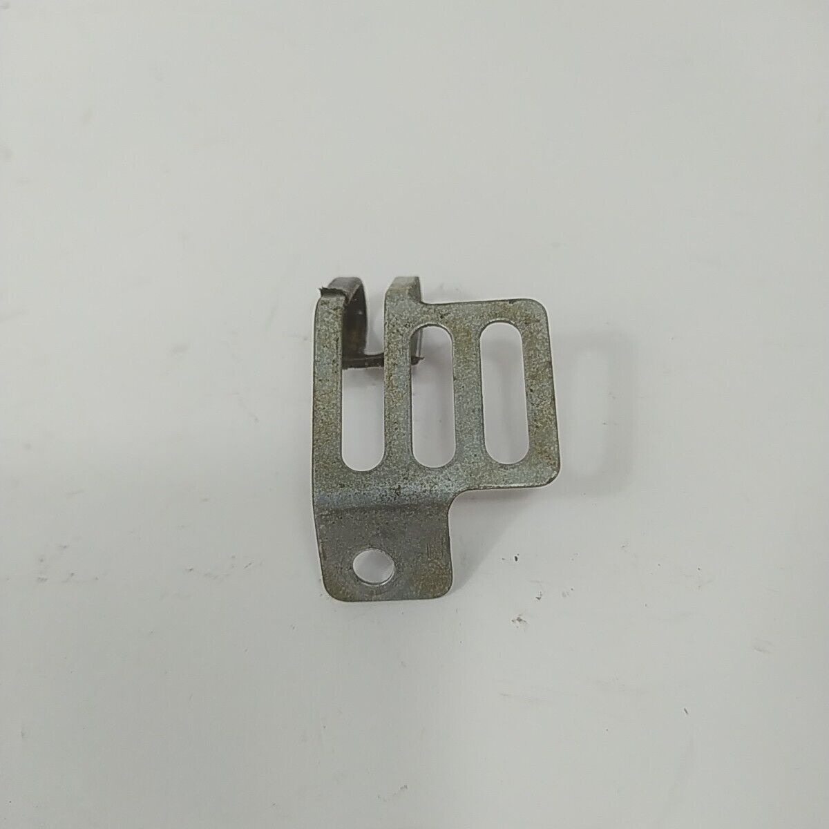 STAFFA PASSA TUBI FILO per DECESPUGLIATORE BLUE BIRD ZANE' ZM 27 ricambi usati