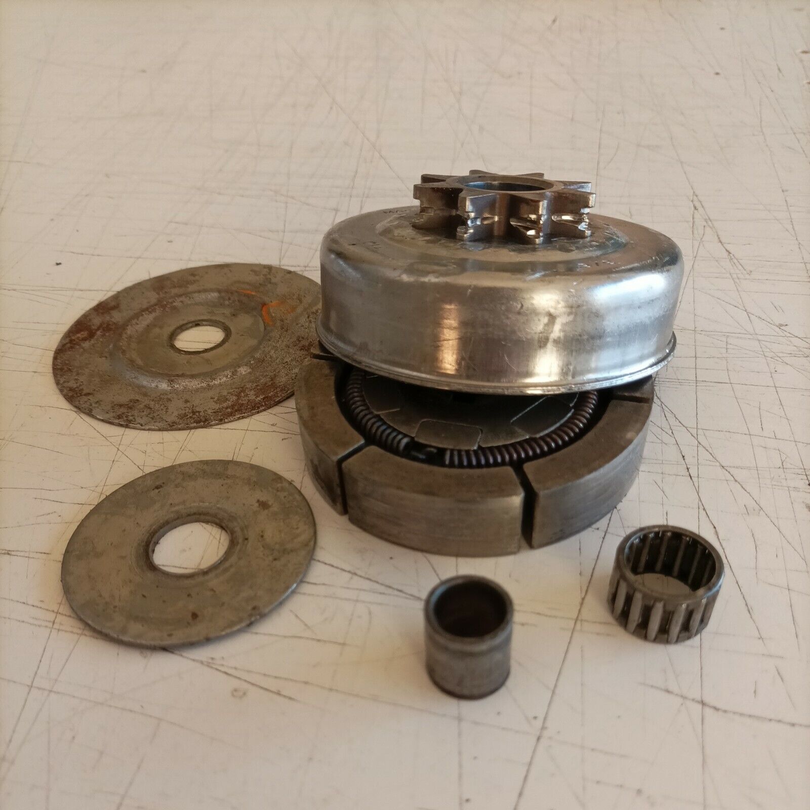 FRIZIONE E CAMPANA ORIGINALE COMPLETA PER MOTOSEGA ALPINA 70 O CASTOR 70