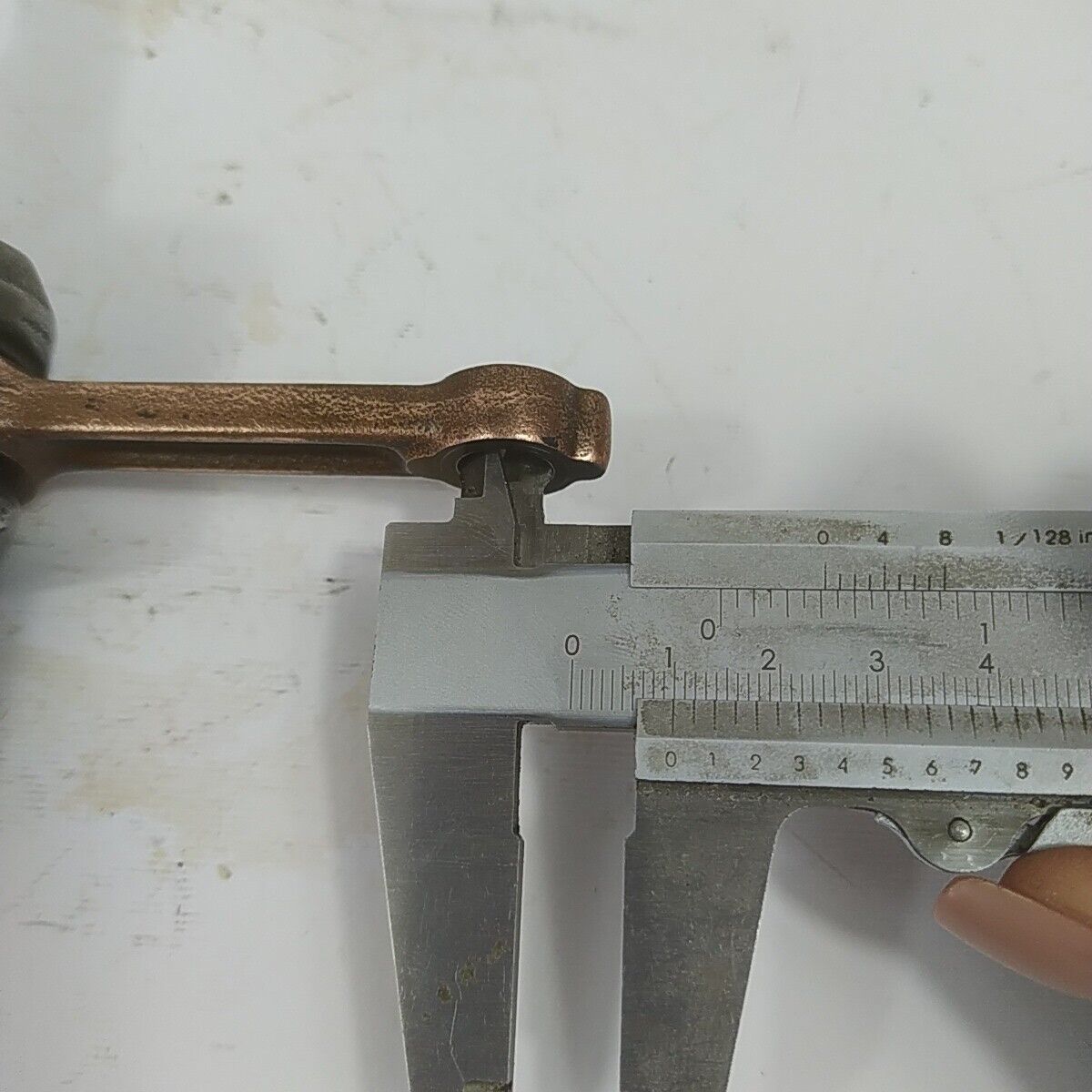 ricambio ALBERO MOTORE ORIGINALE per motosega CASTOR ALPINA PROF 70 usato