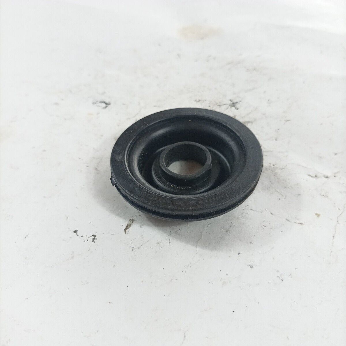 CUFFIA GOMMINO PASSANTE COLLETTORE CARBURATORE PER MOTOSEGA ALPINA PROF 45