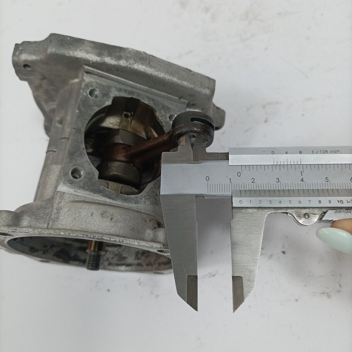 BASAMENTO CILINDRO ALBERO MOTORE ricambi usati per DECESPUGLIATORE BLUE BIRD 31E