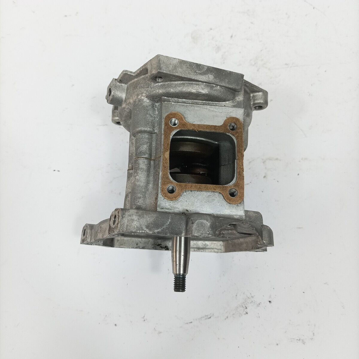 BASAMENTO CILINDRO ALBERO MOTORE ricambi usati per DECESPUGLIATORE BLUE BIRD 31E