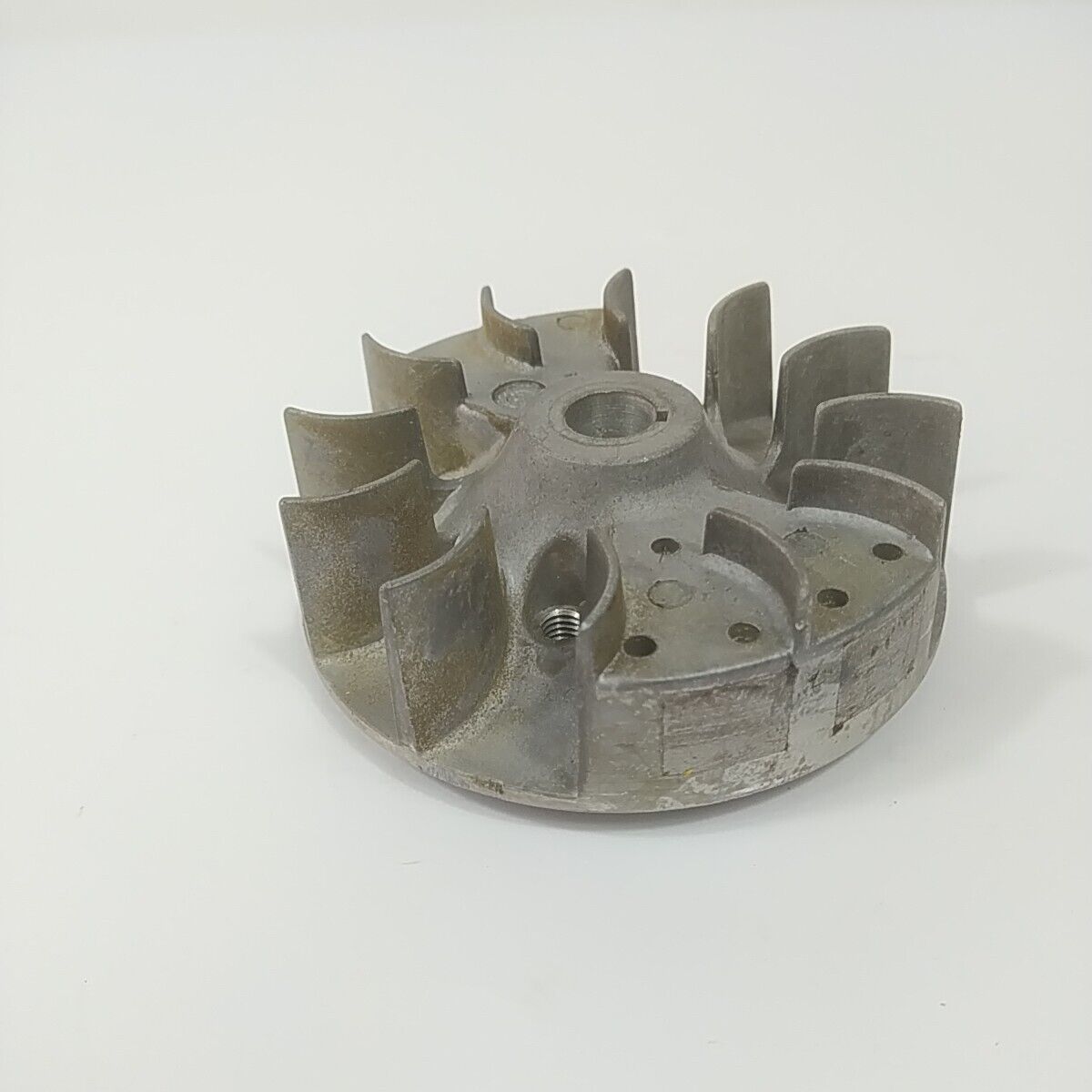 Ricambio VOLANO MAGNETICO DI AVVIAMENTO usato per decespugliatore Emak Efco 8425