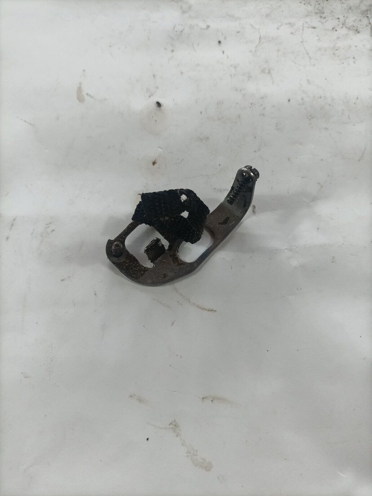 Gancio cintura attacco per  MOTOSEGA 25cc EFCO OLEO MAC ZENOAH EMAK