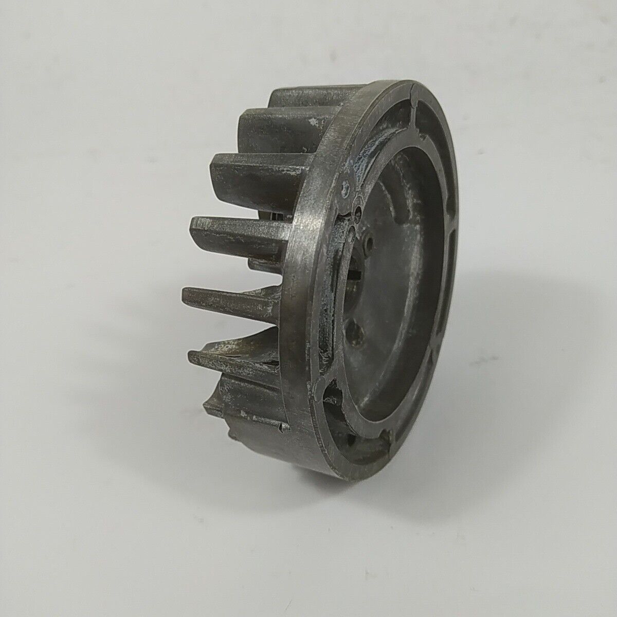 VOLANO MAGNETICO DI AVVIAMENTO per motosega OLEO MAC 350 usato P. N. 5523 V.