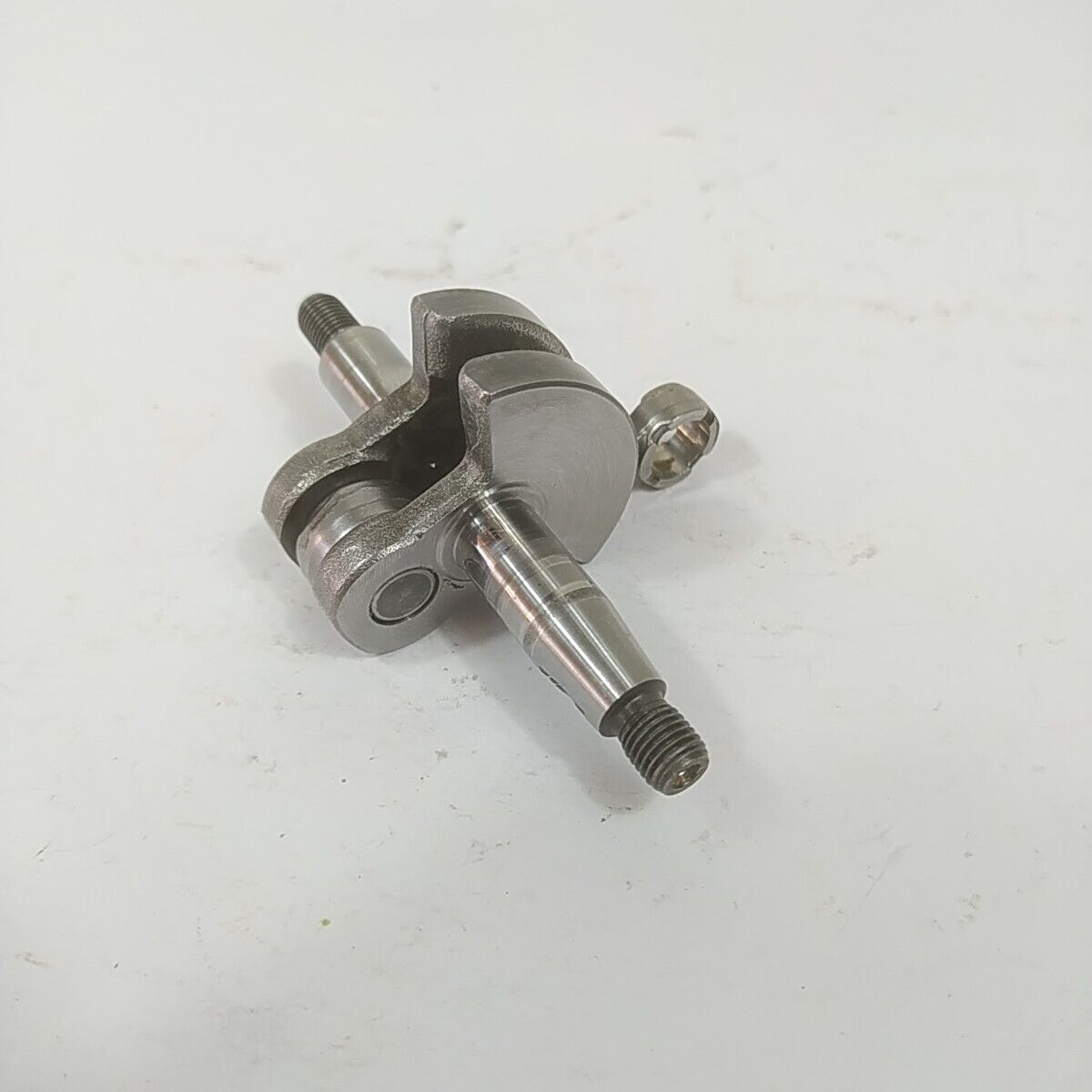 Ricambio per decespugliatore EFCO 8250 ALBERO MOTORE ORIGINALE usato