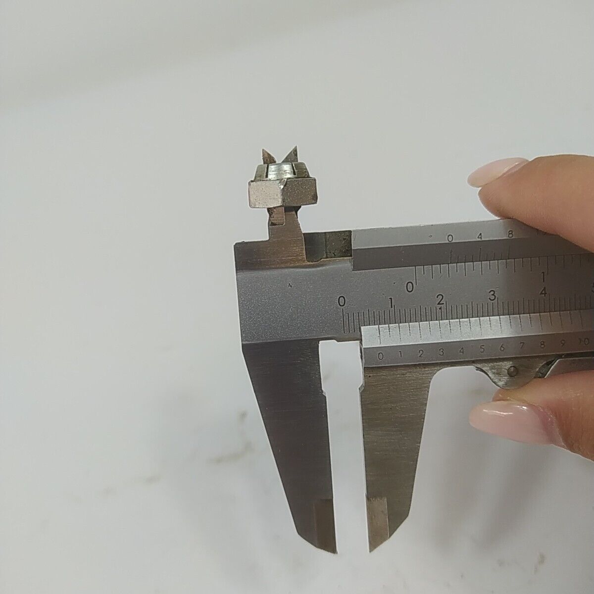 ricambi DADO VOLANO MAGNETICO per motosega ALPINA SILVER 40 castor 330 338 usati