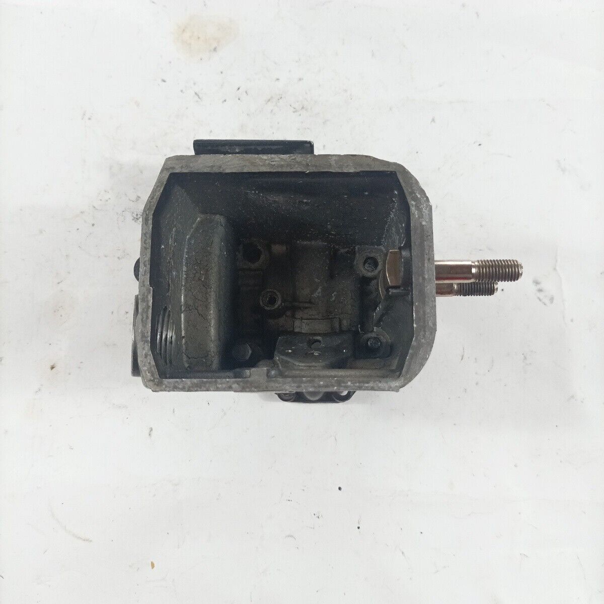 BASAMENTO MOTORE serbatoio olio PER MOTOSEGA MCCULLOCH PRO MAC 700 ricambi usati
