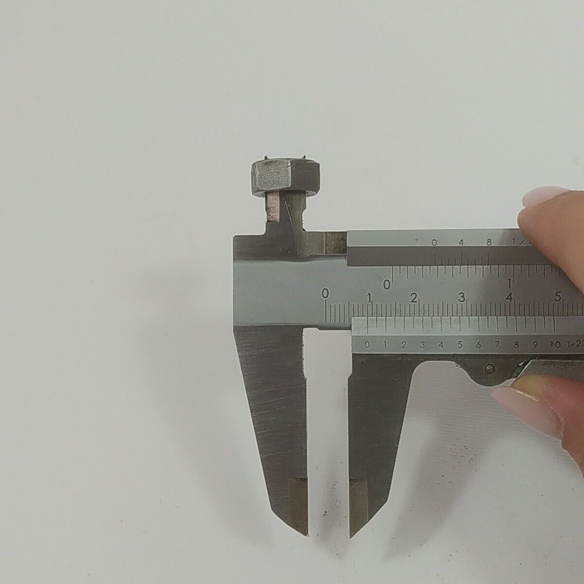 Ricambio DADO BULLONE ALBERO MOTORE per motosega alpina CASTOR CP 700 usato