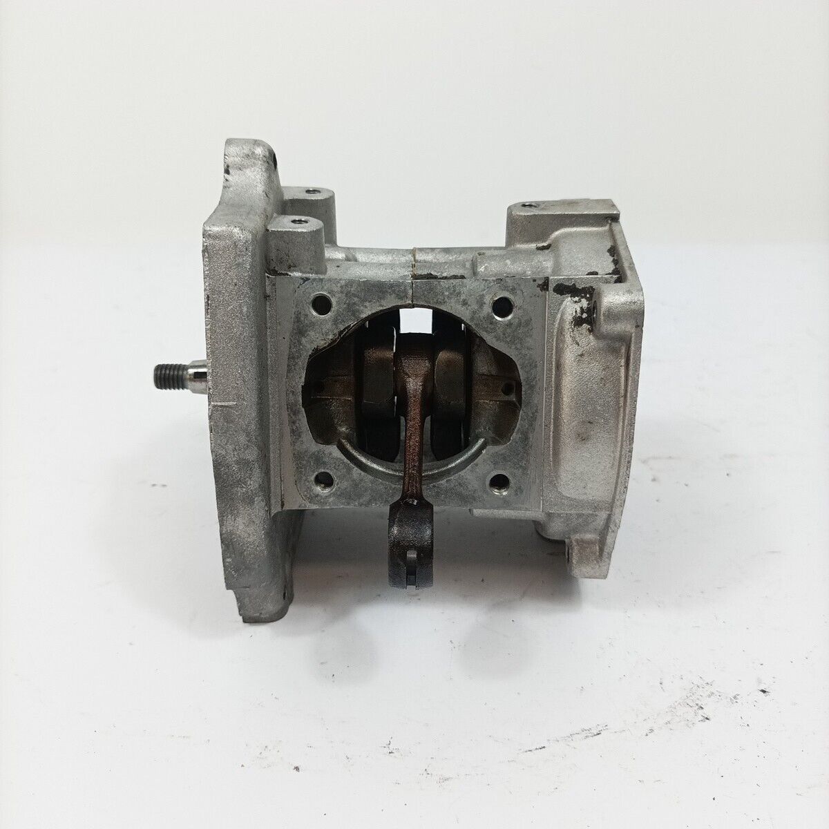 BASAMENTO CILINDRO ALBERO MOTORE ricambi usati per DECESPUGLIATORE BLUE BIRD 31E