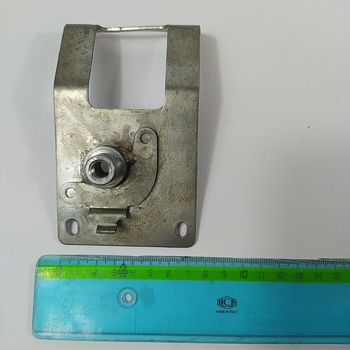 Ricambio DECESPUGLIATORE ECHO RM - 460 STAFFA MOTORE a zaino usato