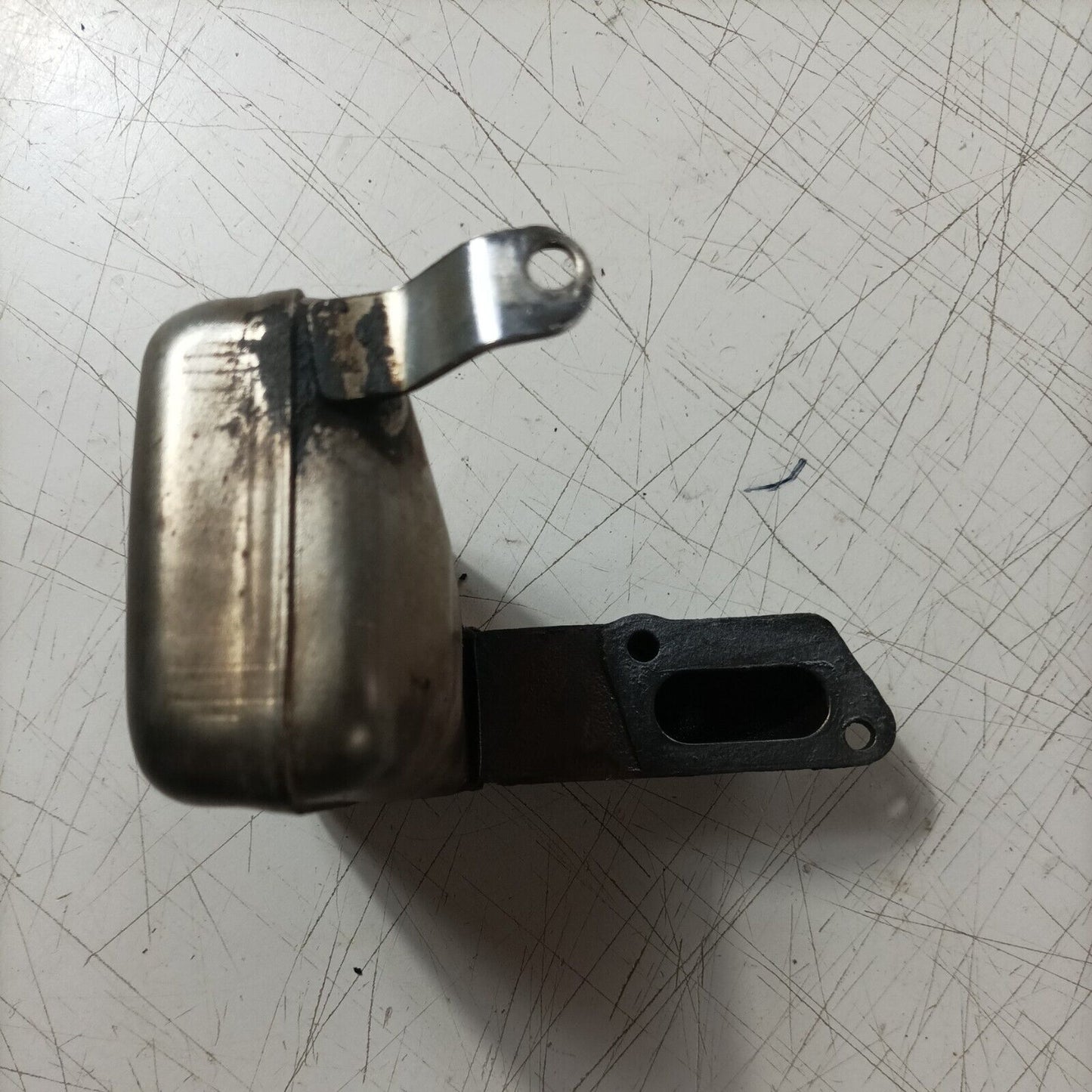 SILENZIATORE MARMITTA TERMINALE DI SCARICO PER MOTOSEGA CASTOR C 70 ALPINA A 70