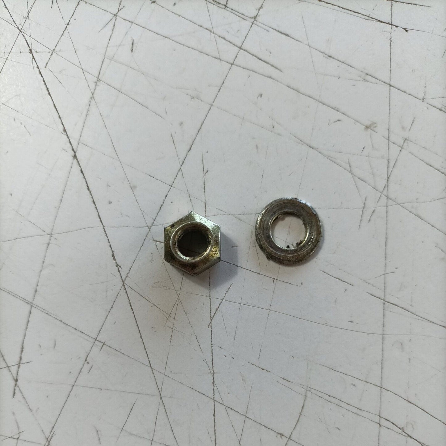 dado bullone LATO VOLANO PER MOTOSEGA CASTEL GARDEN CS 39 ALPINA P 390 usato
