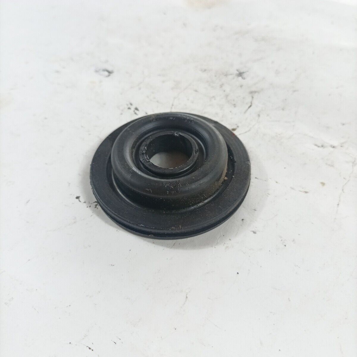 CUFFIA GOMMINO PASSANTE COLLETTORE CARBURATORE PER MOTOSEGA ALPINA PROF 45