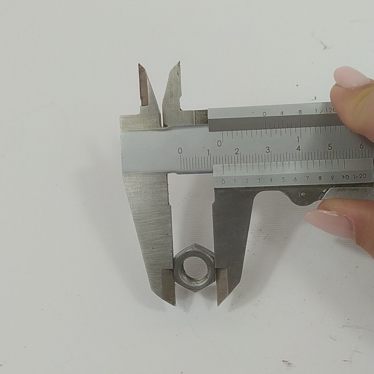 Ricambio DADO BULLONE ALBERO MOTORE per motosega alpina CASTOR CP 700 usato