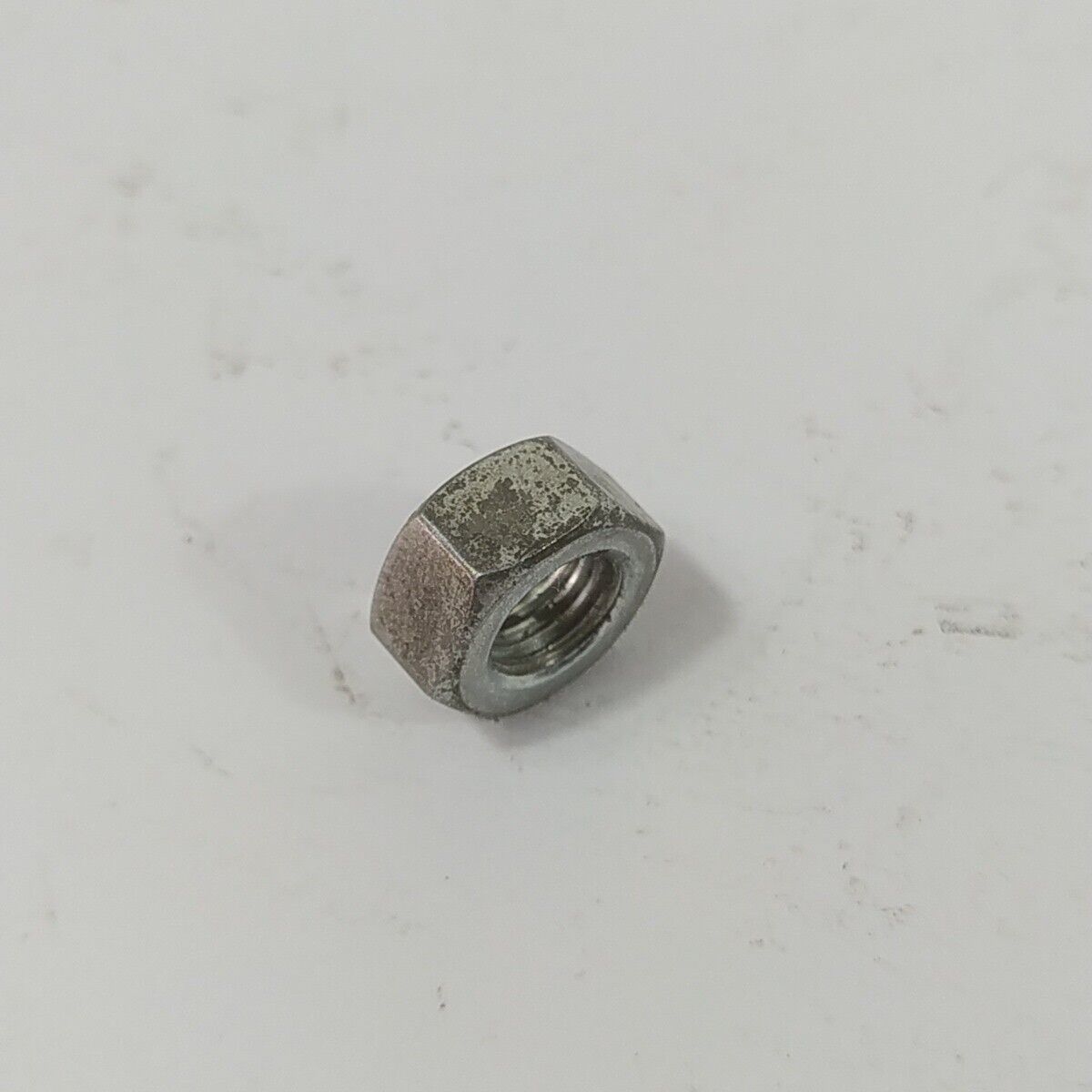 DADO VOLANO DI AVVIAMENTO MOTORE per motosega OLEO MAC GS 440 ricambi usati