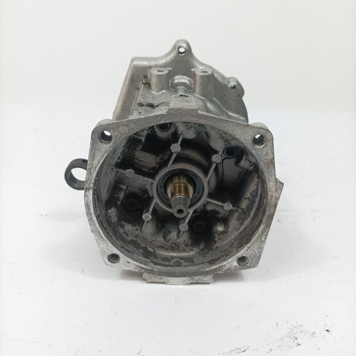 BASAMENTO CILINDRO ALBERO MOTORE ricambi usati per DECESPUGLIATORE BLUE BIRD 31E