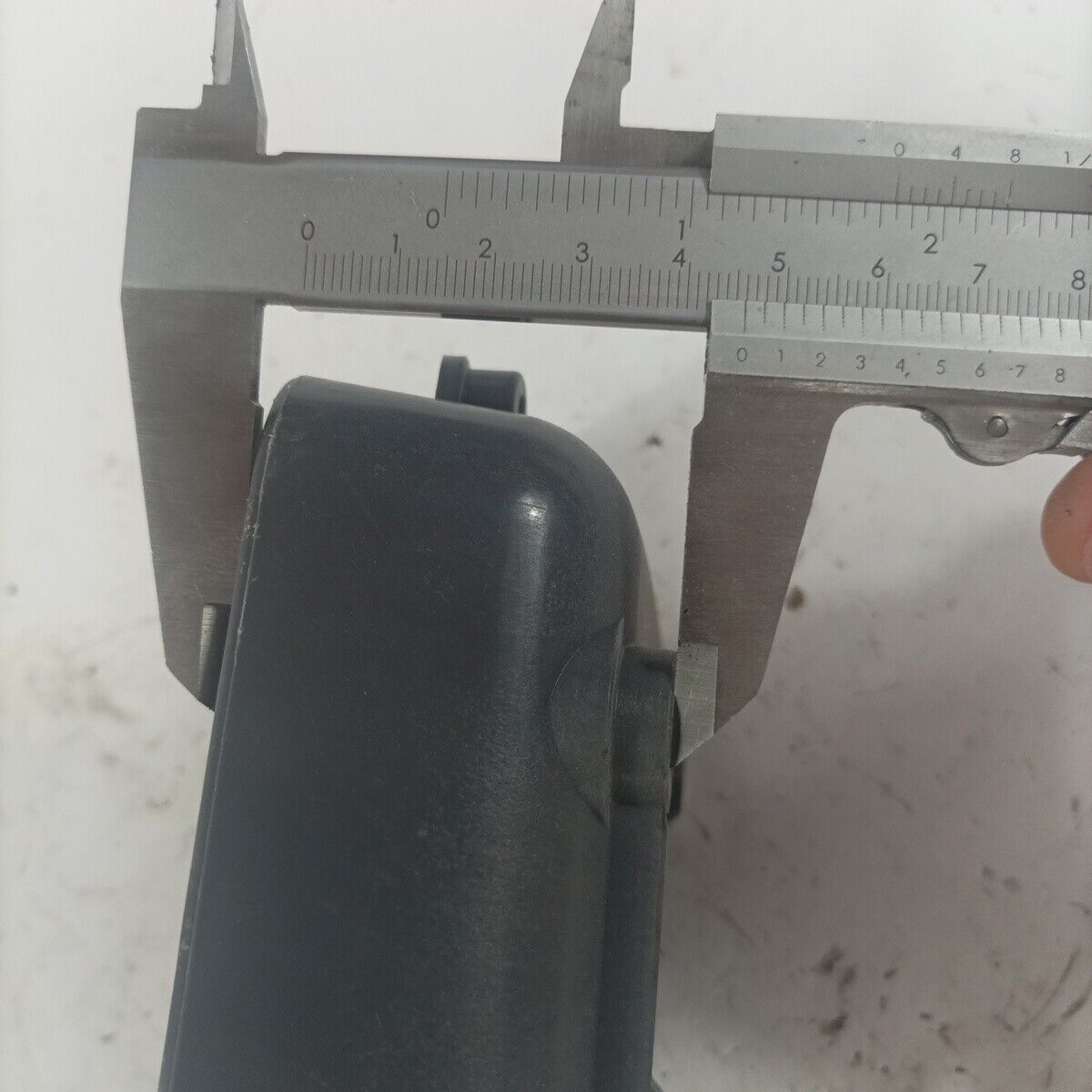 STAFFA SERBATOIO per DECESPUGLIATORE Emak Efco Oleo mac Dynamac ricambi usati