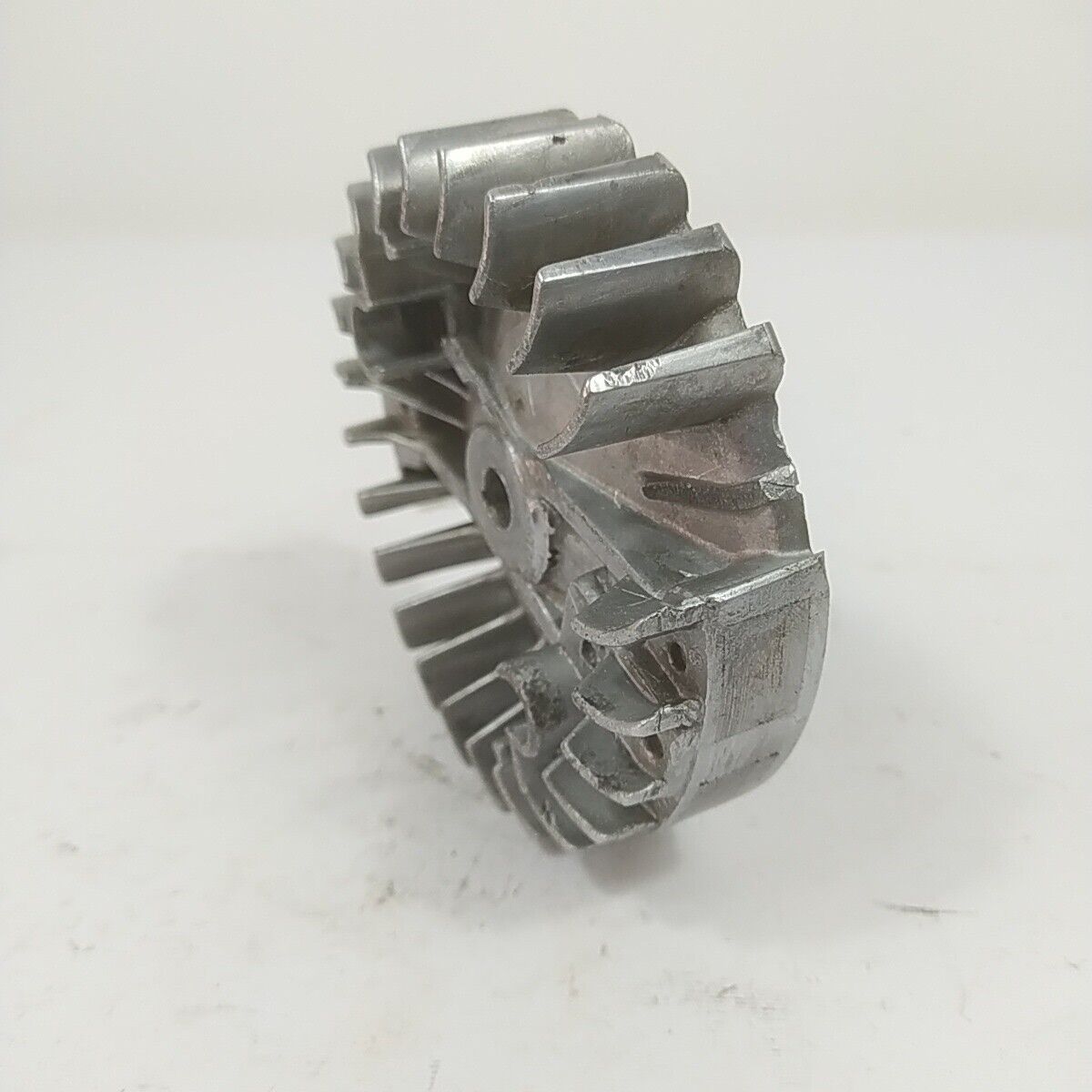 Ricambio VOLANO MAGNETICO DI AVVIAMENTO START per motosega CASTOR CP 700 usato