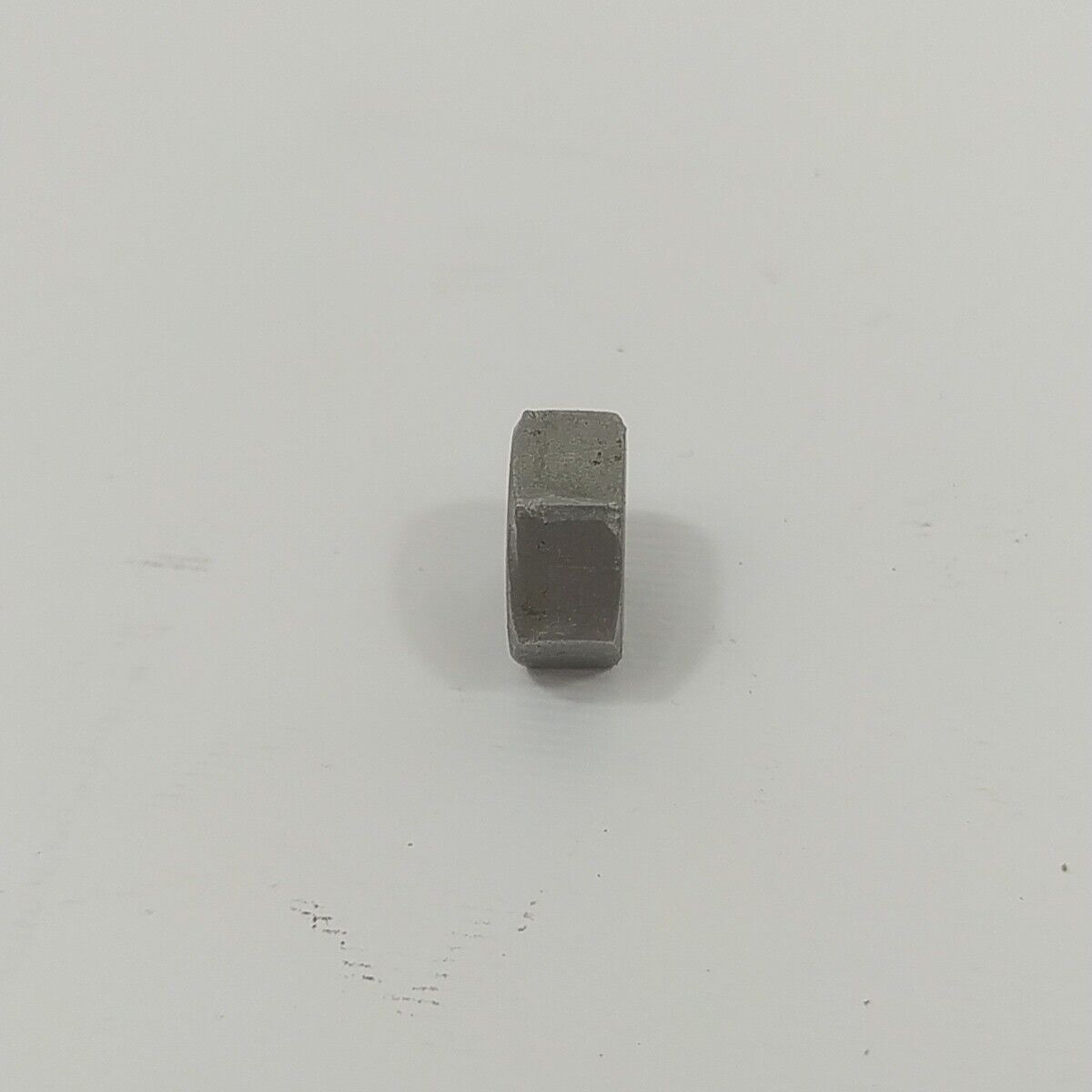 Ricambio DADO BULLONE ALBERO MOTORE per motosega alpina CASTOR CP 700 usato