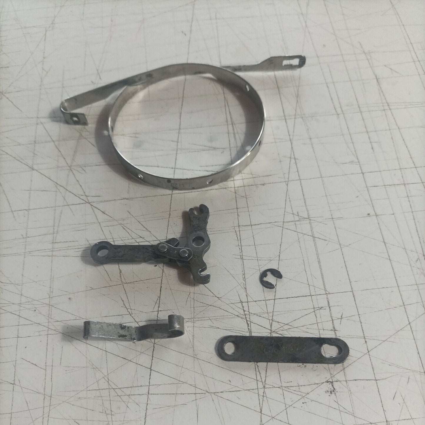 BLOCCO CATENA PROTEZIONE FRIZIONE PER MOTOSEGA STIHL 018 / MS 170 180 017 usato